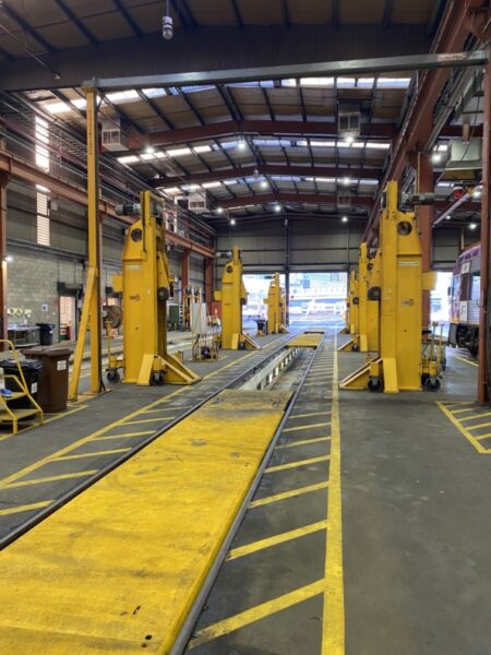 Major mechanical inspections on 12x 35 tonne train jacks