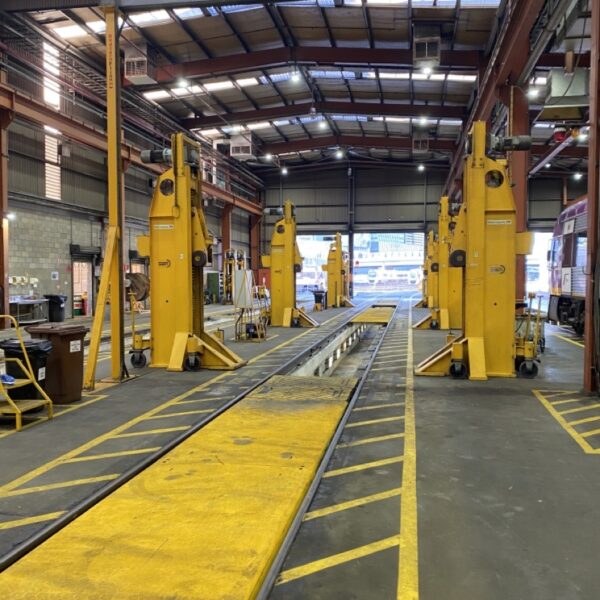 Major mechanical inspections on 35 tonne train jacks